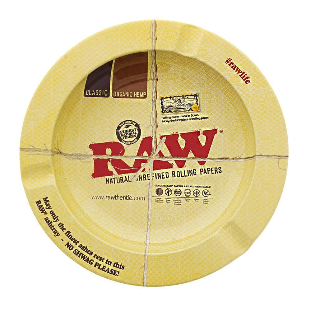 RAW Original Metal Ashtray i metal med 4 cigaretholdere, skridsikker bund og klassisk RAW-design. Holdbart, praktisk og stilrent askebæger.